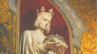 Louis IX est le deuxième fils   de Louis VIII, et de Blanche de Castille