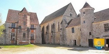 Bénévoles au chevet de la commanderie de Coulommiers